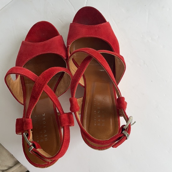 pair of red suede and cork sandals -Barney’s -made in Italy - Picture 9 of 12